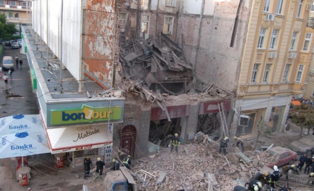 Делото за рухналата сграда на Алабин убила две момичета тръгва