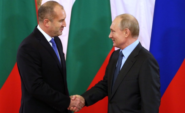 Във втория ден от посещението си в Русия президентът Румен