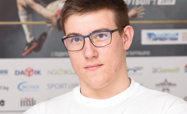 Спортният талант на Еврофутбол Христо Христов се окичи с бронзов