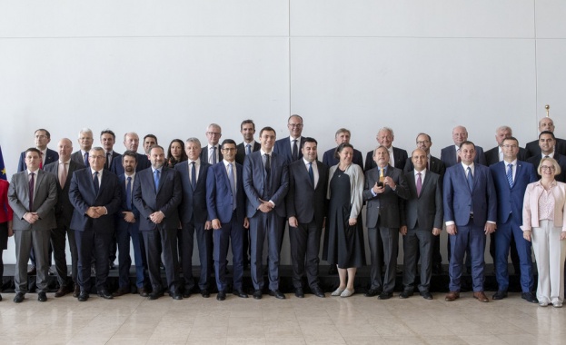 Министърът на транспорта информационните технологии и съобщенията Росен Желязков обсъди