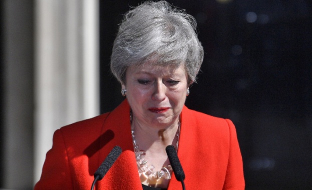 Тереза Мей подаде днес официално оставка като премиер на Великобритания