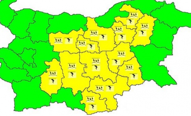 Силни дъждове и гръмотевични бури се очакват днес в Централна
