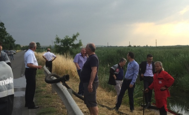 За разлив на петролни продукти край квартал Долно езерово в