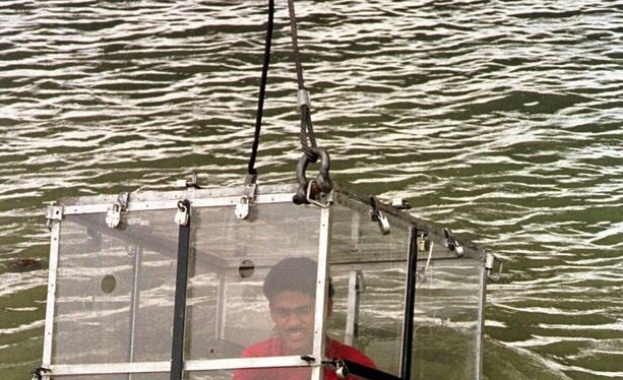 Индийски маг който се опита да възпроизведе коронен номер на