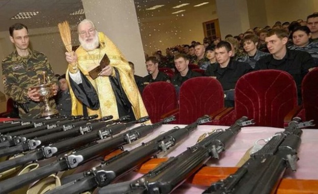 На младите руснаци вече им писва от Църквата