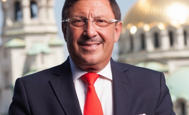 Българският PR експерт Максим Бехар бе избран за Президент на