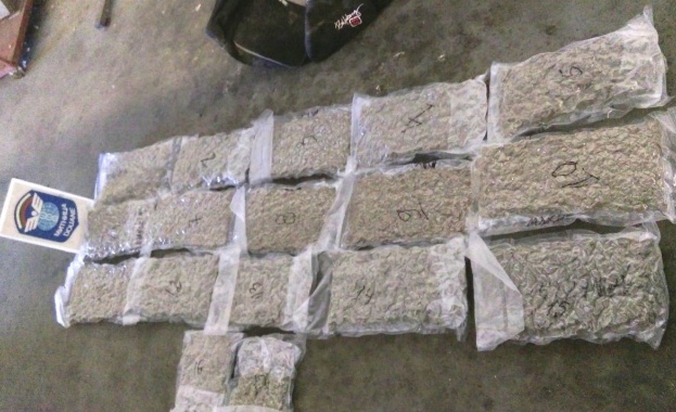 Митническите служители на ГД Митническо разузнаване и разследване откриха близо