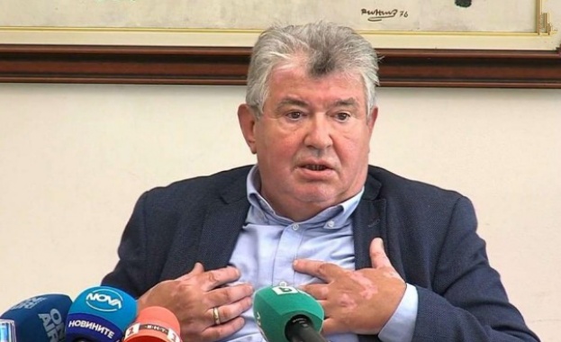 Смененият в петък изпълнителен директор на Националната електрическа компания Петър