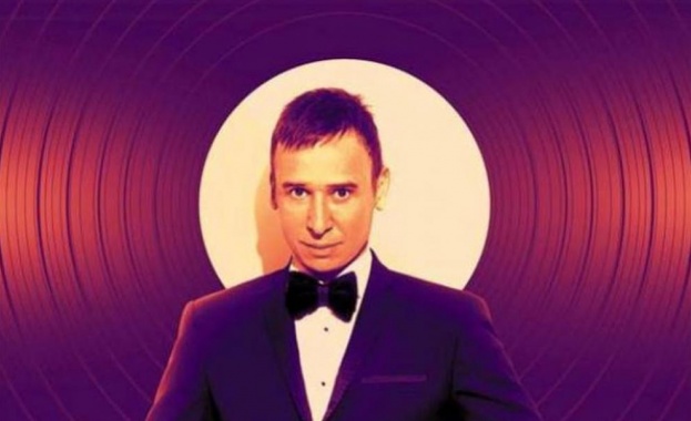 Близки до актьора споделят че той е изключително практичен и