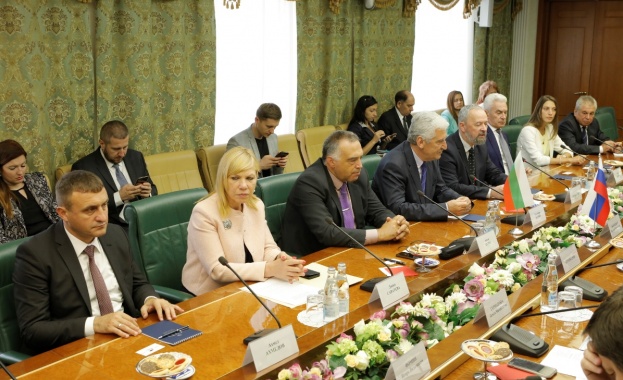 Групите за приятелство между двете страни в парламентите на България