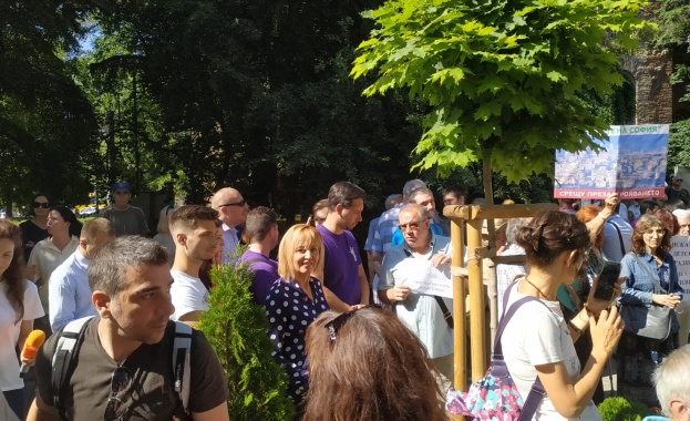 Тук съм по покана на Обединена София срещу презастрояването и