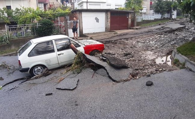 Бедственото положение в Котел е отменено след изсипалия се пороен