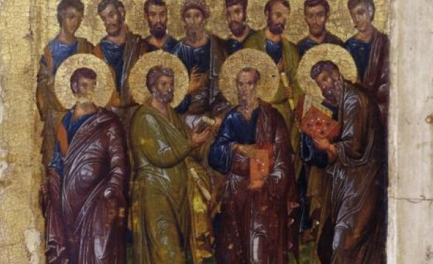 Събор на светите славни и всехвали дванадесет апостоли е празник