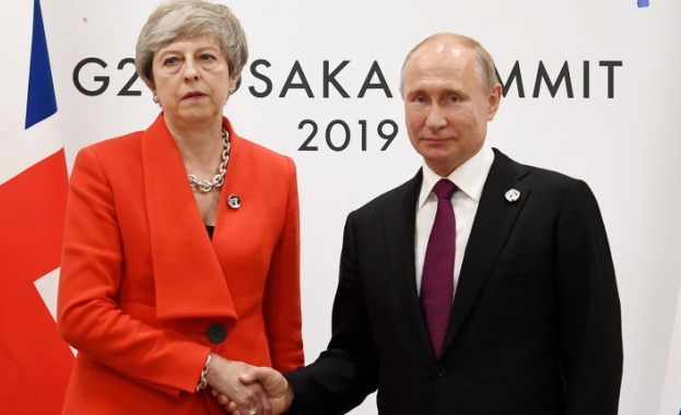 Премиерът на Великобритания Тереза Мей проведе разговори с руския президент