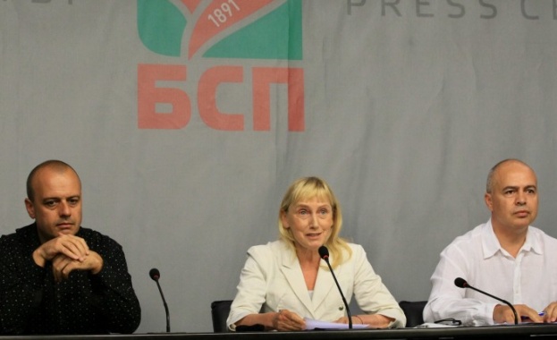 Агенция Пътна инфраструктура АПИ открито се подиграва с българските избиратели