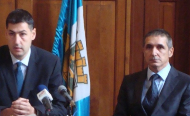 Зам кметът по строителство жилищна политика и общински имоти Димитър