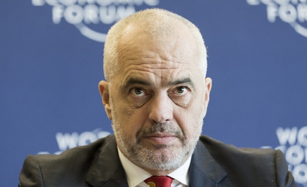 Албанският президент Илир Мета предложи провеждане на предсрочни парламентарни и