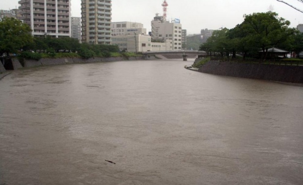Японските власти наредиха на близо 800 000 жители на южния
