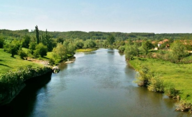 12-годишно момче се удави в река Вит край град Гулянци,