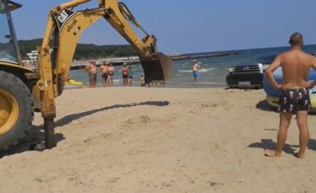 Христо Щърбанов собственикът на джипа който затъна в пясъка на