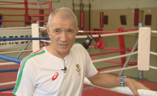 Палми Ранчев е поет писател боксьор и треньор по бокс