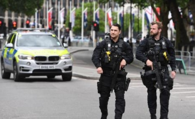 Кола се вряза в група хоа в Лондон съобщи The