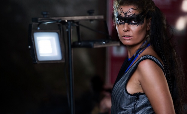 С изцяло променена визия Александра Сърчаджиева ще даде старт на