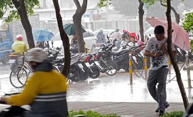 Властите издадоха заповед за евакуация на десетки хиляди жители в