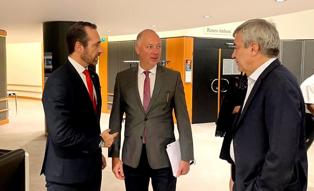 Министърът на транспорта информационните технологии и съобщенията Росен Желязков се