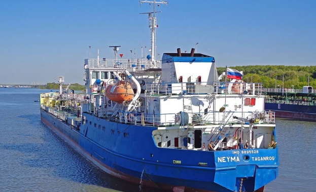 Екипажът на руския танкер задържан от украинските власти го е