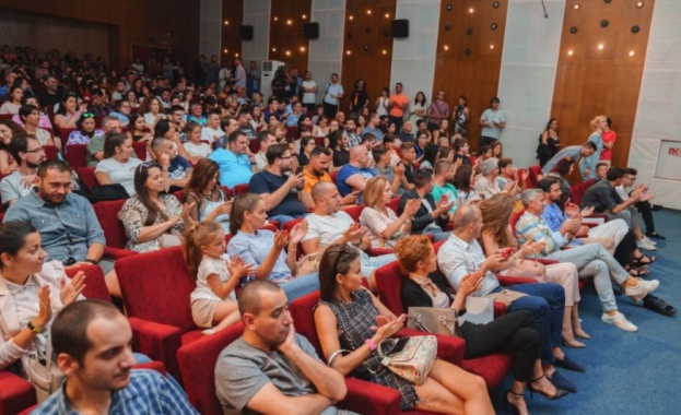 На специална церемония в Дом на киното Huawei България и