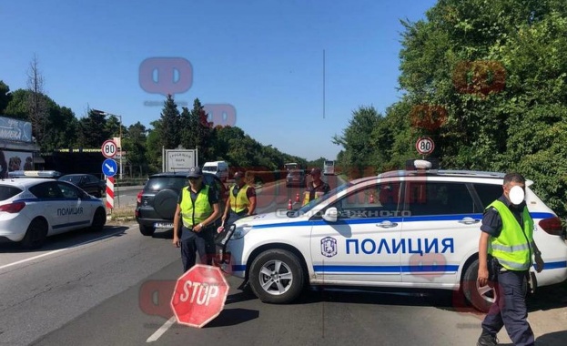 Бургас е под полицейска блокада затворени са всички изходи издирват
