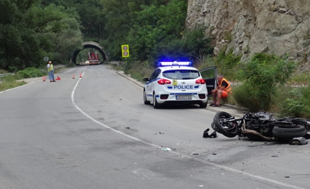 31 годишен моторист пострадала след като се блъсна с мотора си