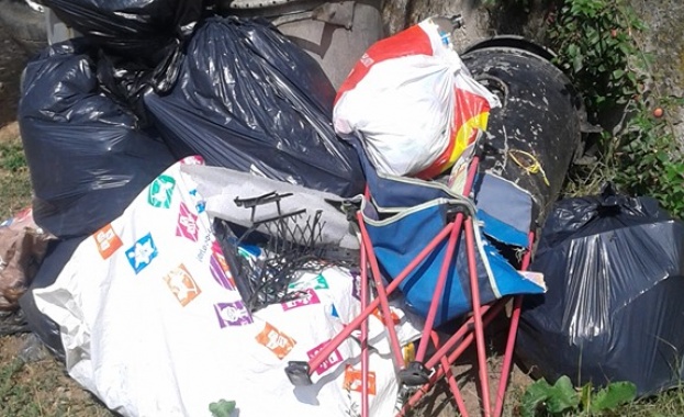 Вече втора седмица сметопочистващата фирма Титан не е извозвала боклука