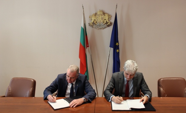 Министърът на околната среда и водите Нено Димов и кметът