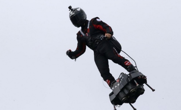 Френският изобретател Франки Запата който направи неуспешен опит миналата седмица