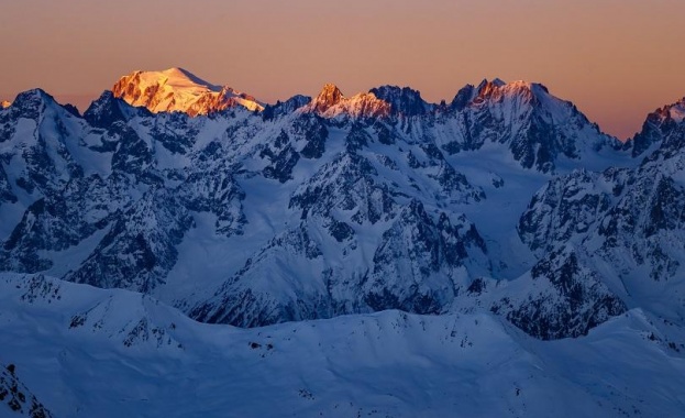 Двама германски алпинисти загинаха при изкачването на един от най високите