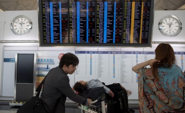 Над 200 полета са анулирани на международното летище в Хонконг