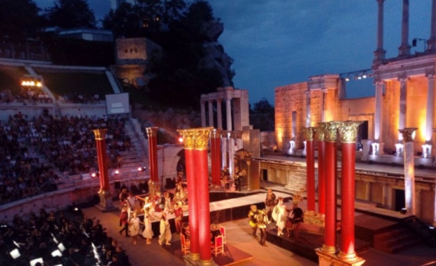 Летните фестивали в България винаги събират много публика - музикални
