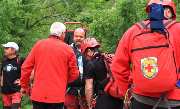 Планински спасители откриха един от двамата туристи в Пирин които