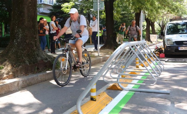 Първи паркинг за тротинетки и велосипеди беше открит в столицата