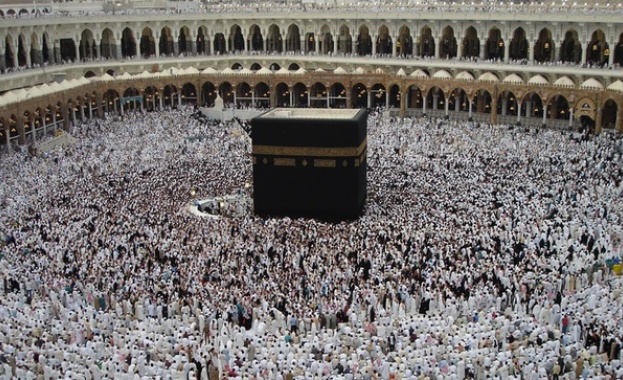 Повече от 2 милиона мюсюлмани започнаха ежегодния Хадж Огромното множество