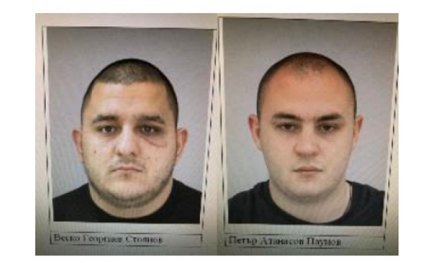 Полицията издирва двама от участниците в погрома на столично заведение Полицията издирва двама от участниците в погрома на столично заведение