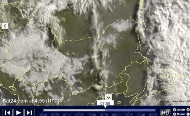 Облачен кръст се образува в небето над България навръх големия