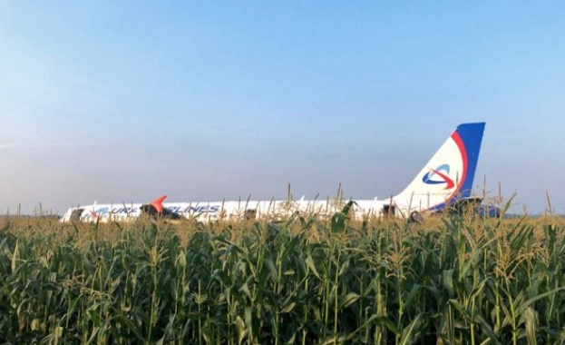 Пилoтитe уcпeли дa призeмят пътничecкия Eърбъc A321 крaй Мocквa ca