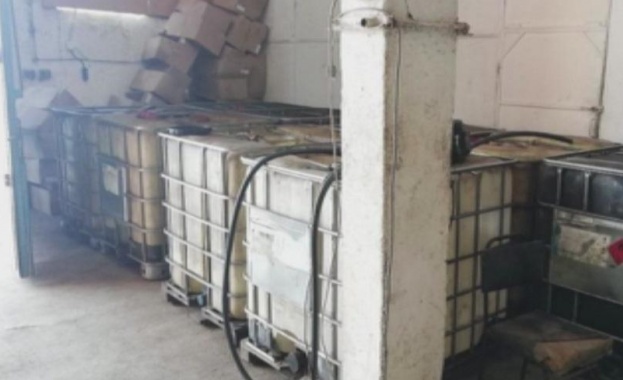 Два тона незаконно гориво откриха служители на Икономическа полиция и