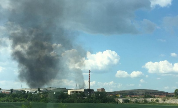 На шестия ден след запалването на сметището край Шишманци все