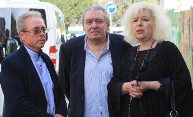 Големият поет и певец Михаил Белчев е бил опериран по