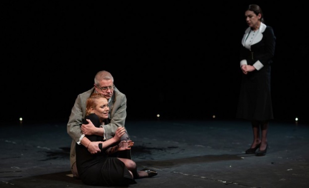 Уникалният спектакъл Чехов х 3 с който НДК и Театър