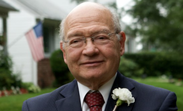 Бившият конгресмен Гари Акерман беше обвинен в изнасилване на тийнейджър